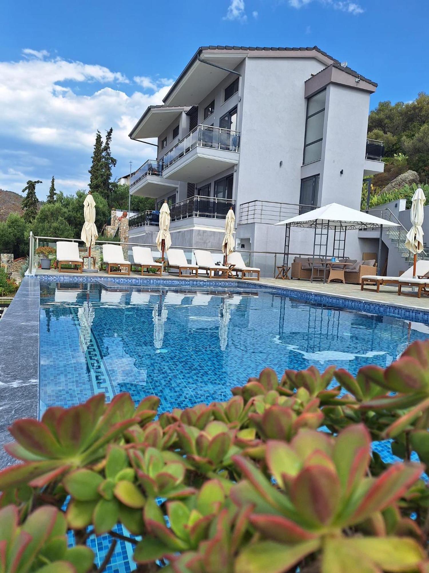 Sarti Thea Hotel Екстериор снимка